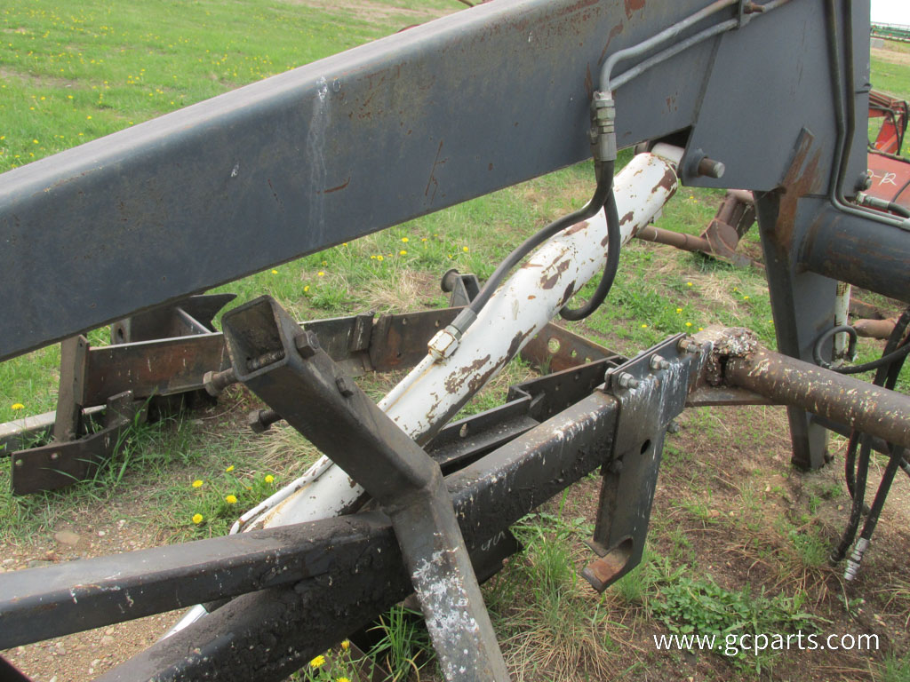 LOADER W/ BALE SPEAR